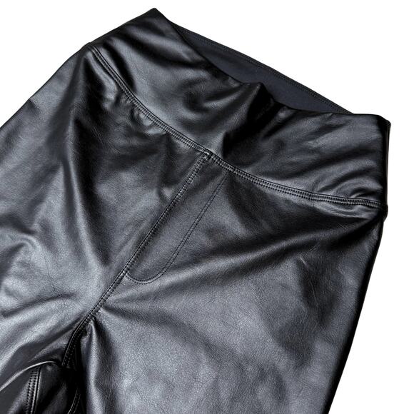 Offline By Aerie Real Luxe Faux Leather Hi Rise Leggings Size Small Black Edgy - Picture 4 of 8
